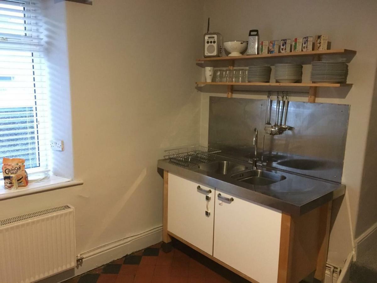 @33 Fab Townhouse Villa Хоулихед Екстериор снимка